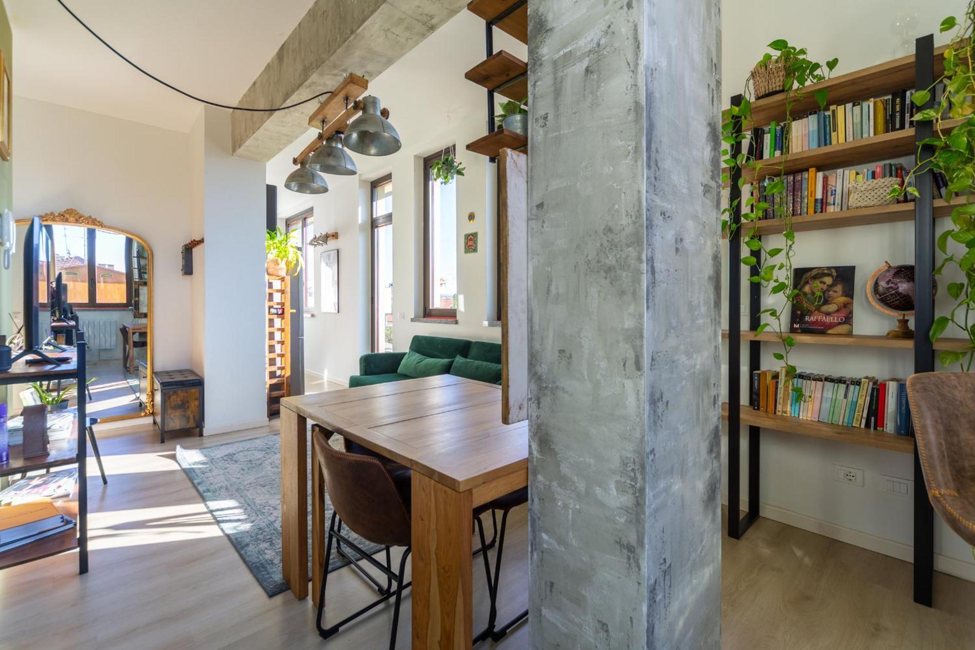 Casa Madera With Lovely Terrace Milán