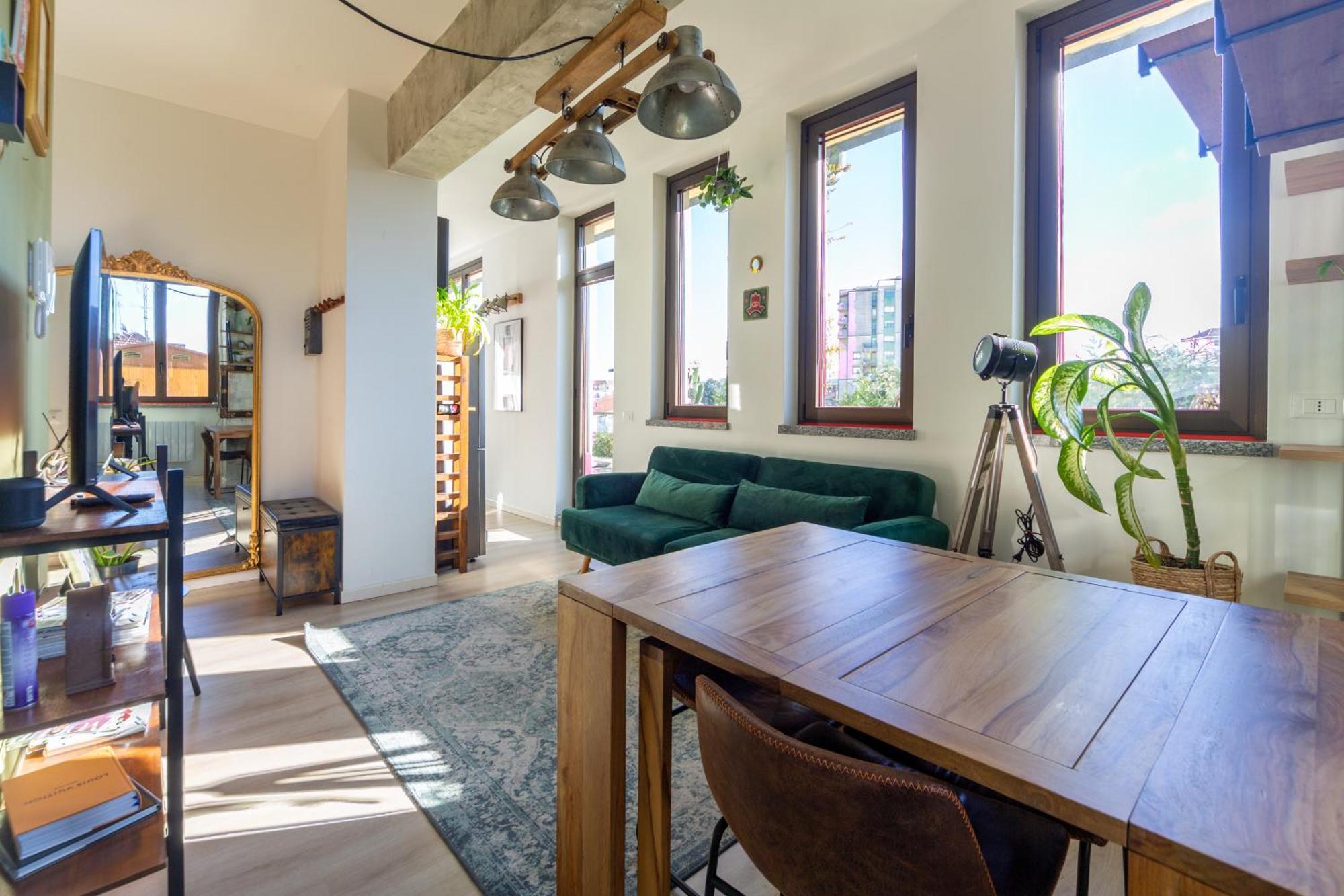 Casa Madera With Lovely Terrace Milán